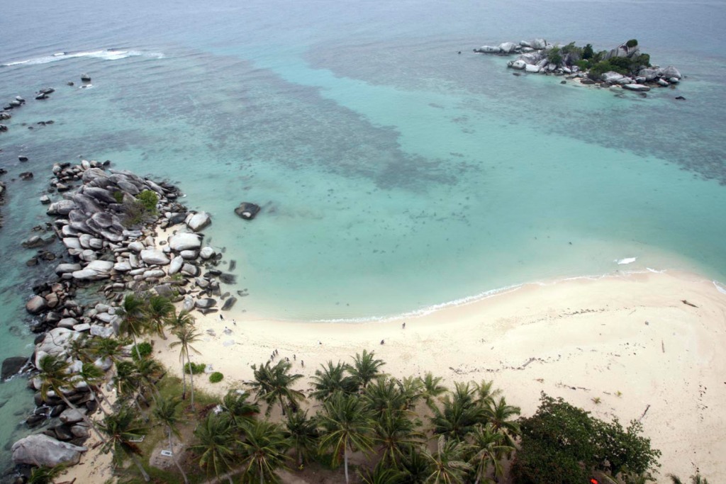 Keindahan pulau lengkuas dari menara mercusuar yang terletak di Kecamatan Sijuk kabupaten Belitung. (MI/M Soleh)