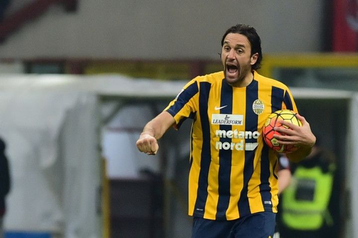 Usia Kian Bertambah, Luca Toni Tetap Bimbang untuk Pensiun