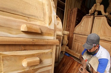 Kayu Bersertifikat Penghambat Pengusaha Mebel Bersaing di MEA