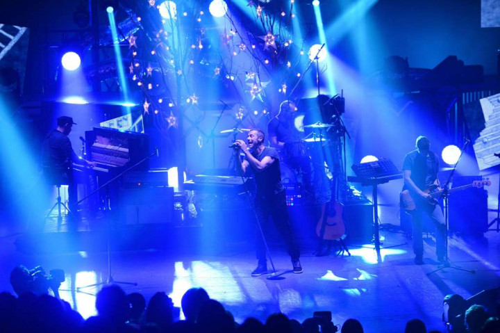 Video Musik Coldplay 'Birds' Penuh Warna