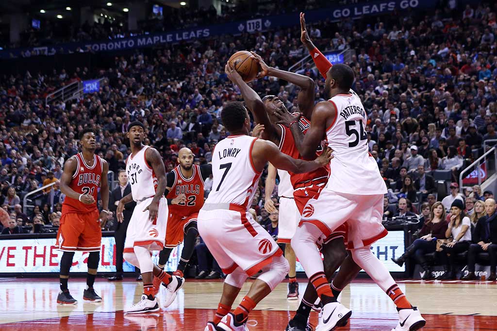 Bulls Tundukkan Raptors 115-113