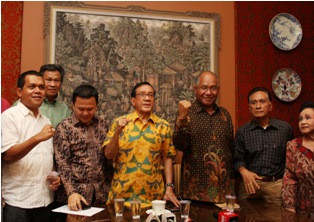 Akbar Tandjung Khawatirkan Nasib Partai Golkar