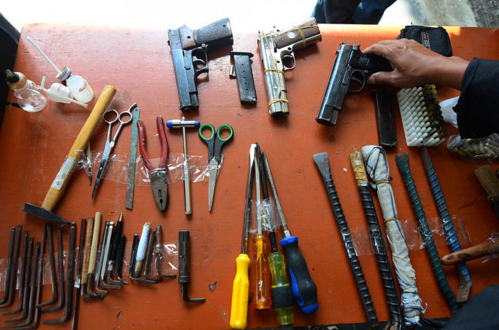 Baku Tembak dengan Polisi, Seorang Perampok Tewas