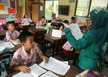 Pemkot Surabaya Siapkan Rp57,9 Miliar untuk Pengadaan Buku Kurikulum 2013