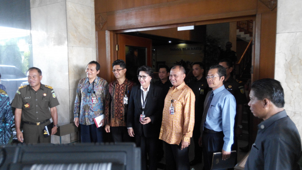 Pimpinan KPK di kantor Kejaksaan Agung, Selasa 5 Januari 2015. Foto: MTVN/Yogi Bayu Aji