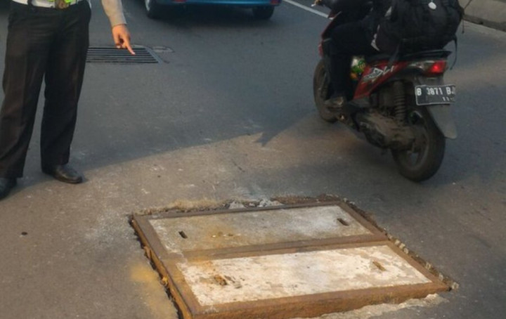Lubang di Jalan Protokol di Jakarta Telah Ditutup