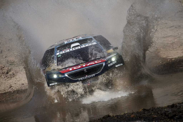 Sebastien Loeb, Sang Jawara WRC Unggul di Etape-2 Dakar Rally 