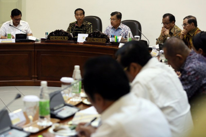 Jokowi Desak Jaksa Agung Tuntaskan Kasus HAM Masa Lalu