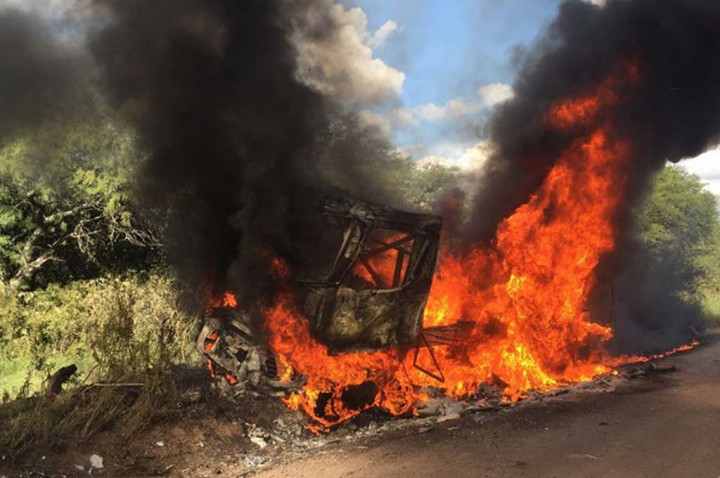 Truk Renault Milik Van den Brink Terbakar di Etape-2 Dakar Rally