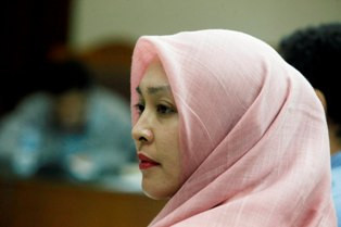 Pengurangan Hukuman 2 Tahun Tak Surutkan Kesedihan Angie