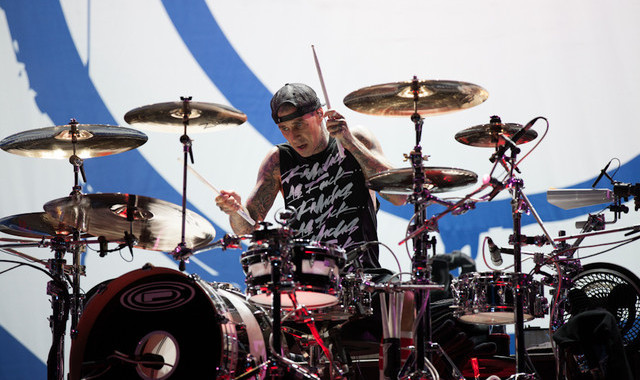 Abaikan Larangan Dokter, Travis Ingin Main Drum sampai Mati