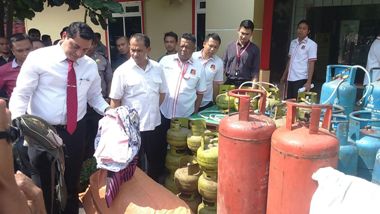 Polda Sumatera Utara Bongkar Gudang Pengoplos Gas 