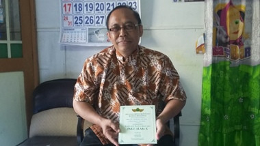 Iskandar, Penulis 1.200 Nama Tamu Undangan Paku Alam X