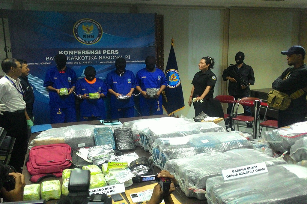 Tersangka pengangkut ganja ke Jakarta------MTVN/Arga