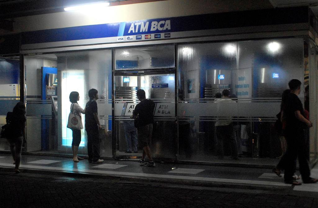 Kartu debit chip. FOTO ANTARA/Paramayuda. 