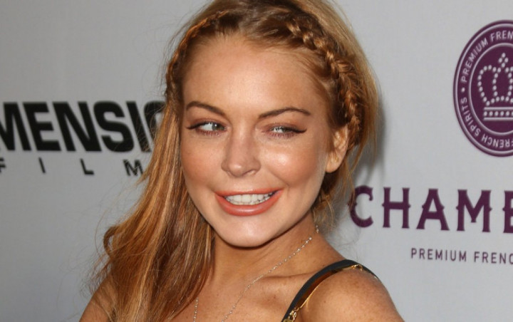 Lumpur Vulkanik, Cara Lindsay Lohan Hilangkan Aura Negatif