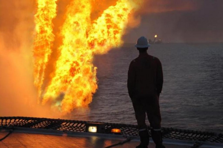 Truk Meledak, 60 Anggota Polisi Dilaporkan Tewas 