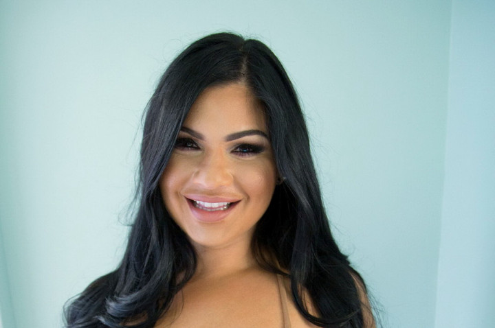  Terobsesi Kim Kardashian, Wanita Ini Habiskan Uang Ratusan Juta