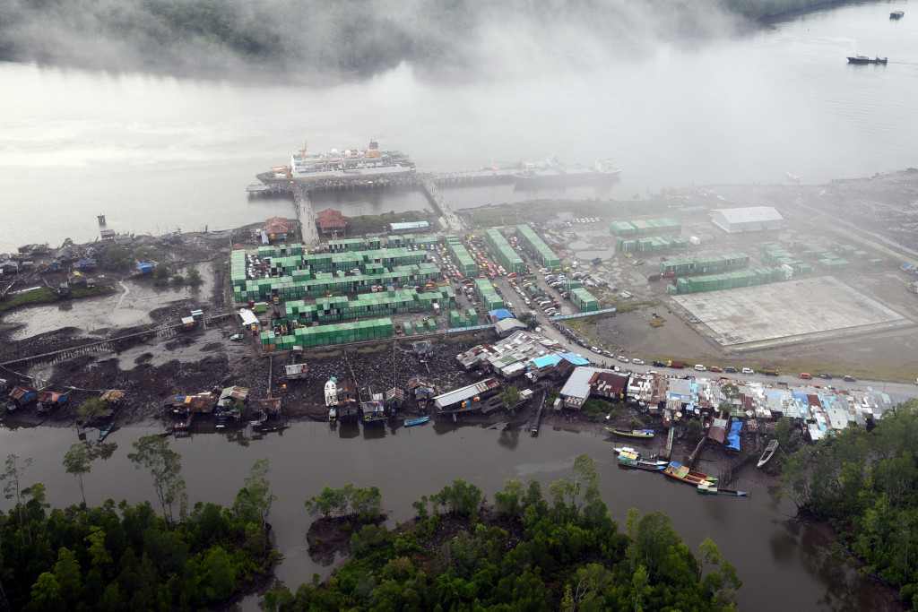 Pelabuhan Paumako, Mimika, Timika, Papua. Pemerintah memprioritaskan pembangunan infrastruktur transportasi laut untuk mempercepat pertumbuhan ekonomi. ANTARA FOTO/M Agung Rajasa