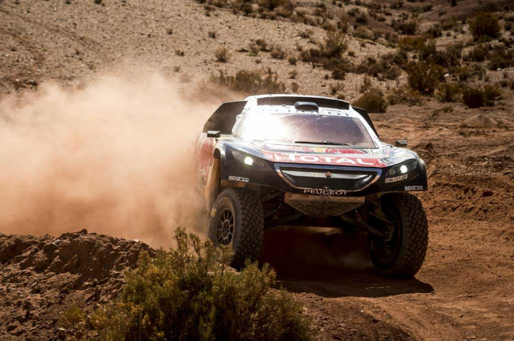 Sainz Menangi Etape-7, Loeb Kembali ke Klasemen Teratas Dakar Rally