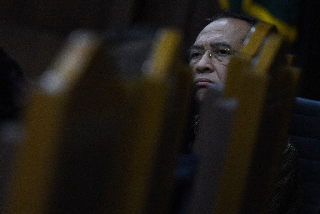 Terdakwa kasus korupsi pelaksanaan ibadah haji di Kemenag, Suryadharma Ali menjalani sidang lanjutannya di Pengadilan Tipikor, Jakarta, Jumat (11/12)--Antara/Hafidz Mubarak A