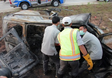 Elf Terguling di Tol Cipali, 2 Orang Luka Berat