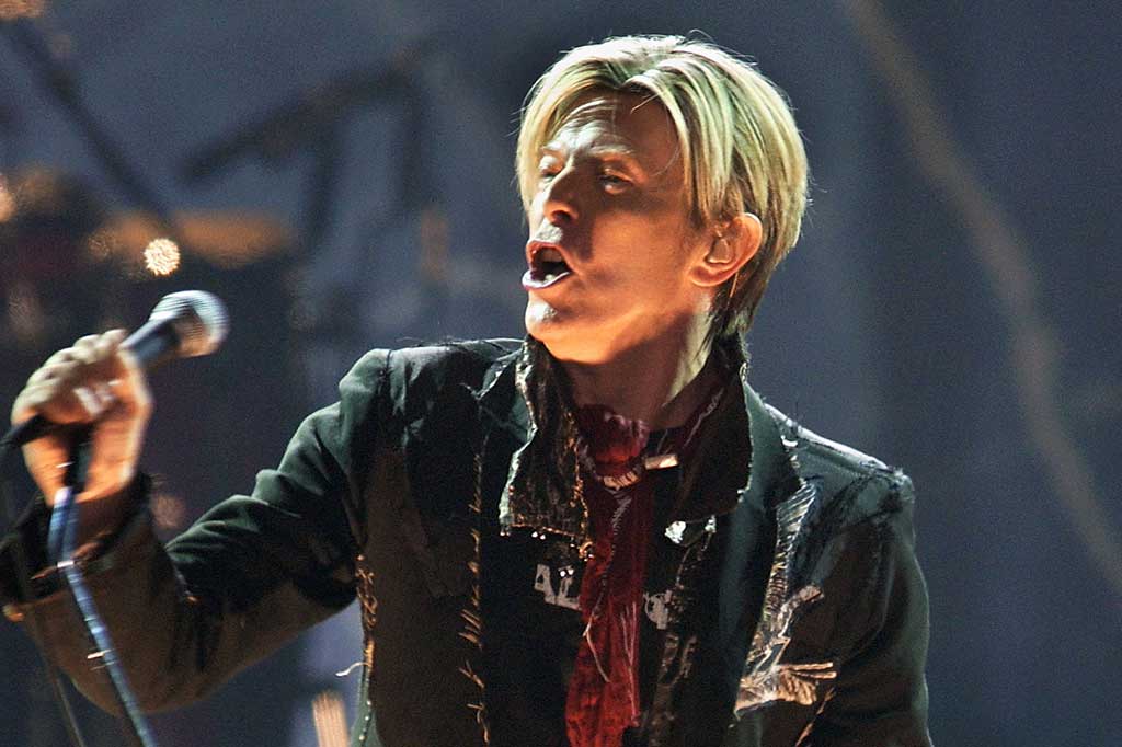 Musisi David Bowie Meninggal Dunia