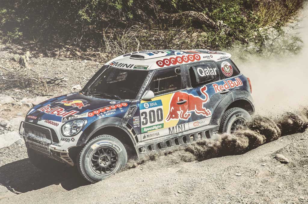 Nasser Al Attiyah tampil sangat kompetitif di etape-8 dan percaya masih ada kesempatan untuk mengejar Peugeot. Red Bull