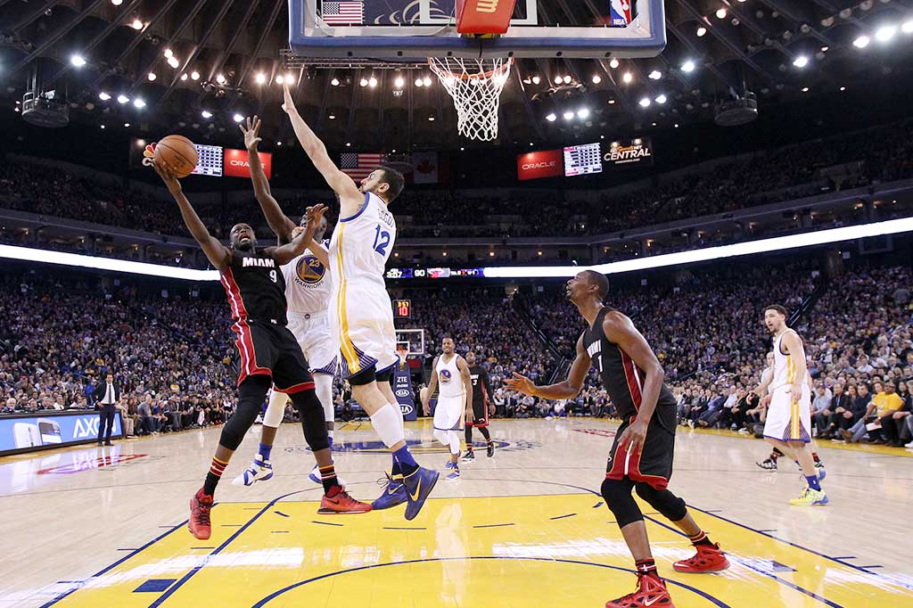 Warriors Kalahkan Heat 111-103