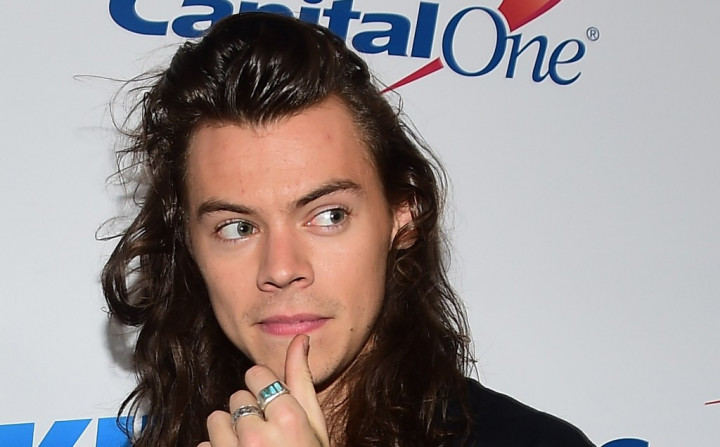 Bersolo Karier, Harry Styles Belajar Vokal dari Pelatih Adele