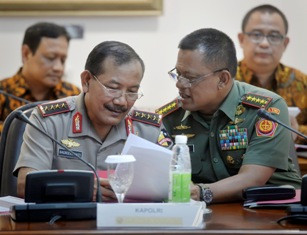 TNI Tak Ambil Alih Perburuan Santoso