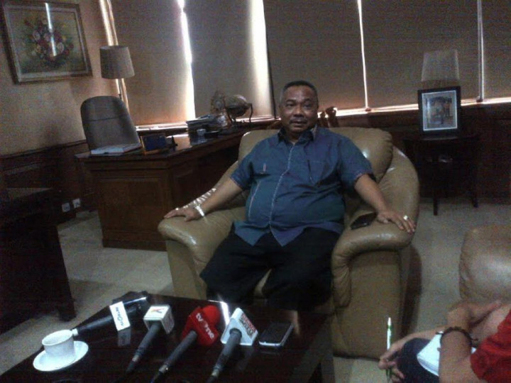 Kubu Ical Dituding Main 'Dua Kaki'