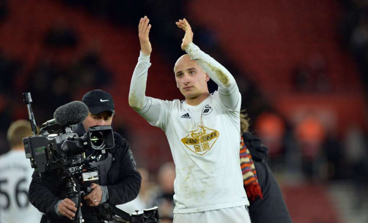 Jonjo Shelvey Resmi Hijrah ke Newcastle