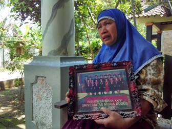 Air Mata Sukanah Tumpah karena Berita Gafatar