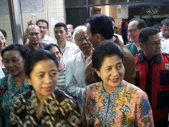 Menko PMK, Menkes, dan Ahok Jenguk Korban Ledakan Sarinah