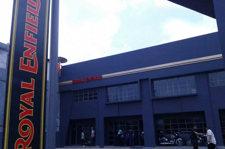 Gerai Eksklusif Royal Enfield Resmi Dibuka  