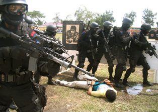 Polisi Kecele Pemuda Pengangguran Pembawa <i>Power Bank</i>