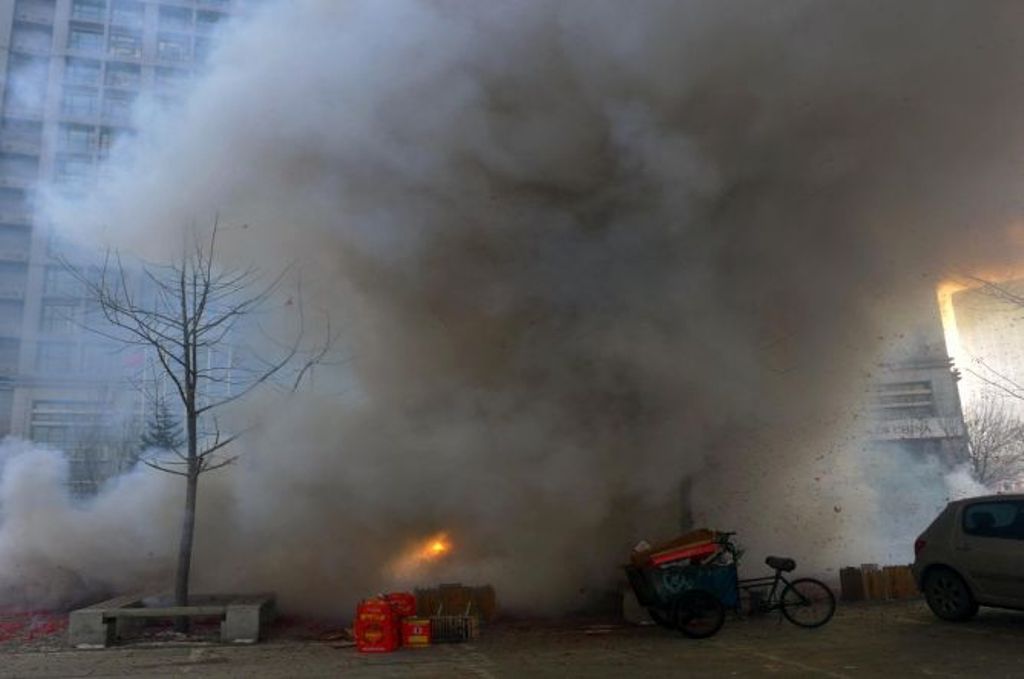 Ledakan di sebuah pabrik kembang api di kota Liling, Hunan, Tiongkok pada 2014 (Foto: AFP)