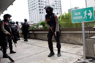 Ini Cerita Lengkap Drama Baku Tembak Teroris-Polri   