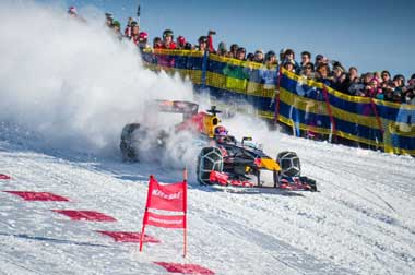 Max Verstappen Pacu Mobil F1 di Atas Salju 