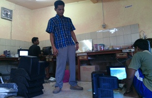 Besok, Televisi Rakitan Lulusan SD Berlabel SNI