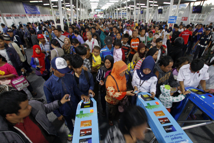 Kapolda Metro Yakin Stasiun Kereta Api & Commuter Line Aman