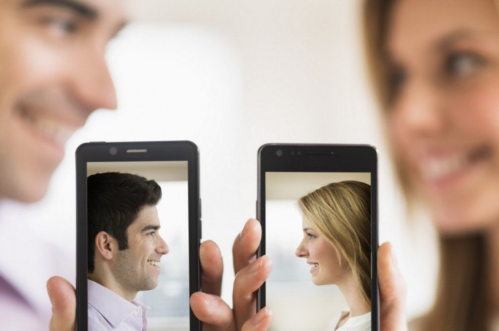 Benarkah Pelaku Kencan Online Orang yang Putus Asa?