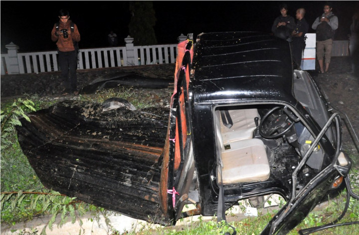 Mobil Boks Jatuh dari Lantai 3 Pasar Cipulir