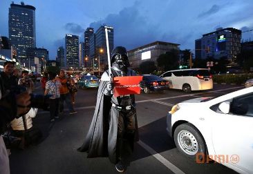 This is What Happens If Darth Vader Lives in Jakarta