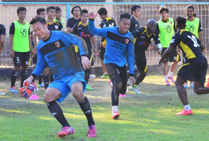 Jelang Final PJS, Mitra Kukar Jalani Persiapan di Jawa Timur 