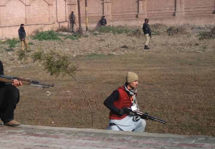 Serangan di Universitas Pakistan Tewaskan Lima Orang 