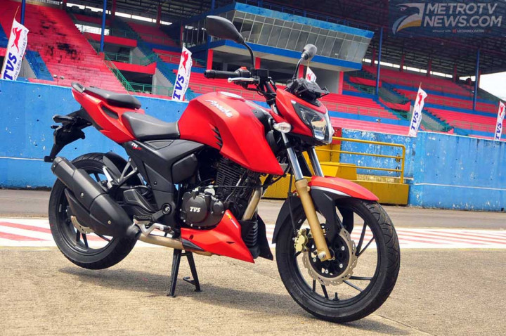 BMW Motorrad Tak Ikut Meriset TVS Apache 200 RTR 
