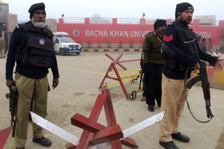 Polisi Gagalkan Serangan Bom di Terminal Bus Pakistan 