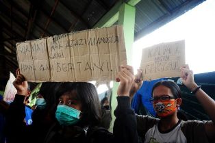 Ratusan Eks Anggota Gafatar Tiba di Sidoarjo